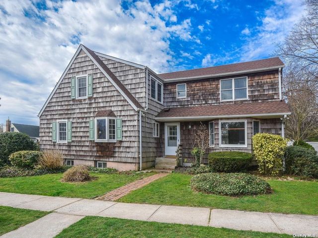 88 Midway Avenue, Locust Valley, NY 11560