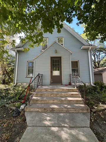 204 N  Main St, Hendricks, MN 56136