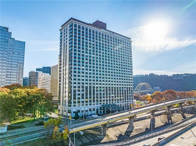 320 Fort Duquesne Blvd #4A, Pittsburgh, PA 15222