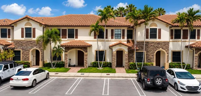 8954 W  35th Way, Hialeah, FL 33018