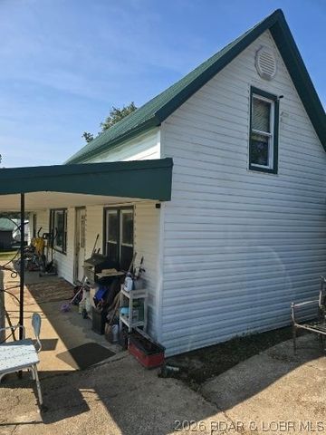 20632 Seals Rd, Versailles, MO 65084