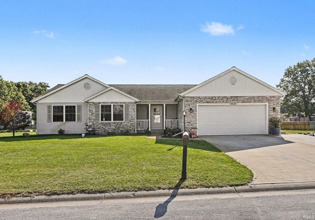 58044 Heritage Pointe Dr, South Bend, IN 46619