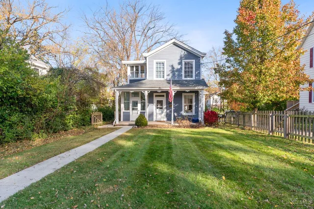 30 E  Sharon Rd, Cincinnati, OH 45246