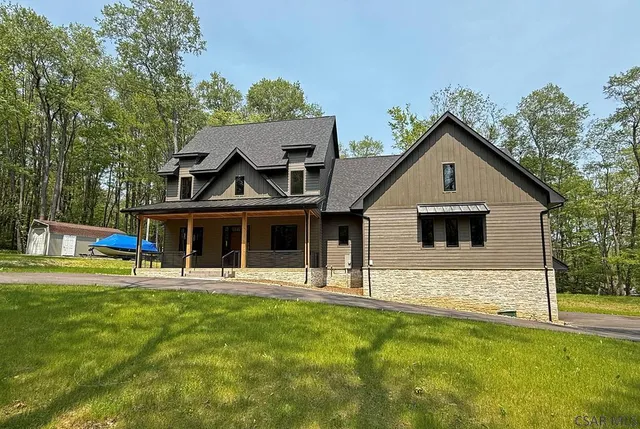 315 Iroquois Ln, Stoystown, PA 15563