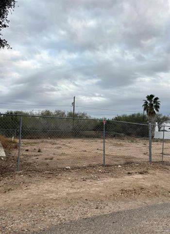 6826 11th St, Rio Grande City, TX 78582