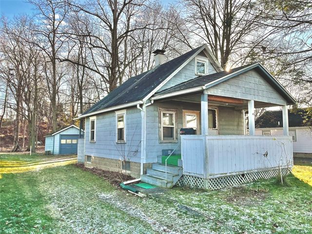 40 N  Brookside Ave, Endwell, NY 13760