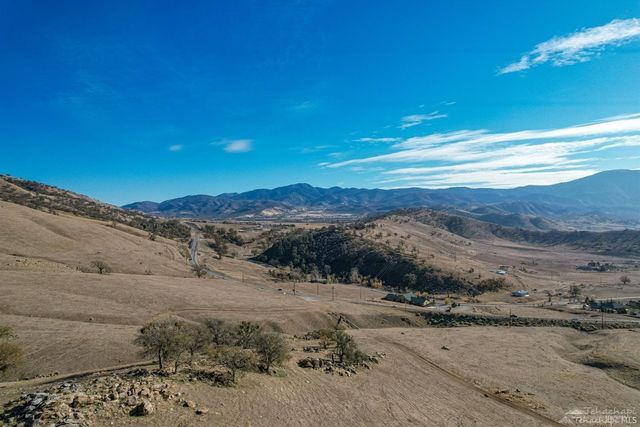 Ste Hwy  #202-2, Tehachapi, CA 93561