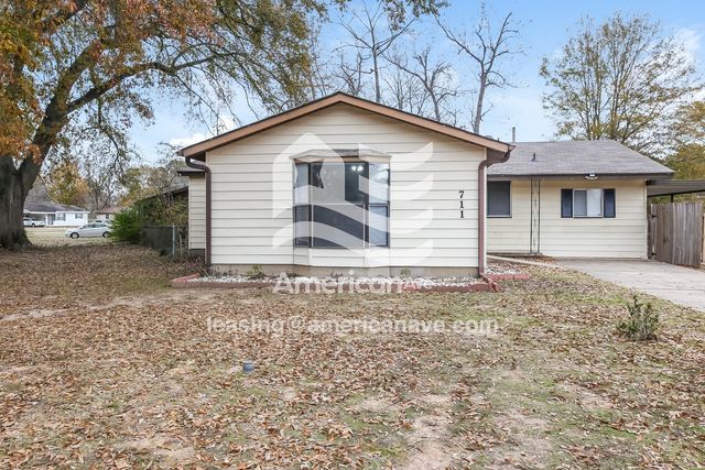 711 Greendale Dr, N Little Rock, AR 72117