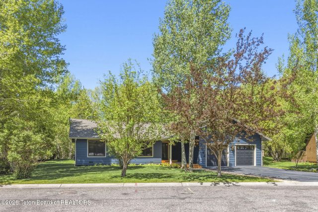 2044 Hidden Ranch Loop, Jackson, WY 83001