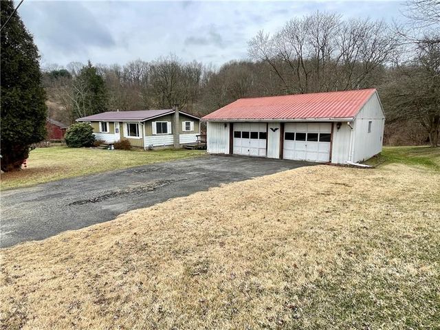 1305 Old State Rd, Apollo, PA 15613