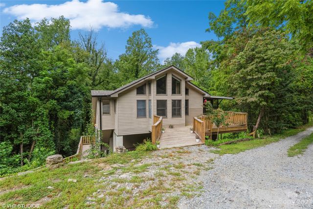 227 Bat Cave Dr, Hendersonville, NC 28792