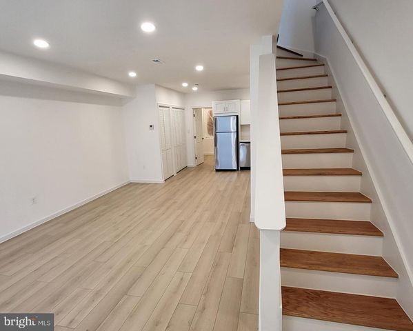562 24th St NE, Washington, DC 20002