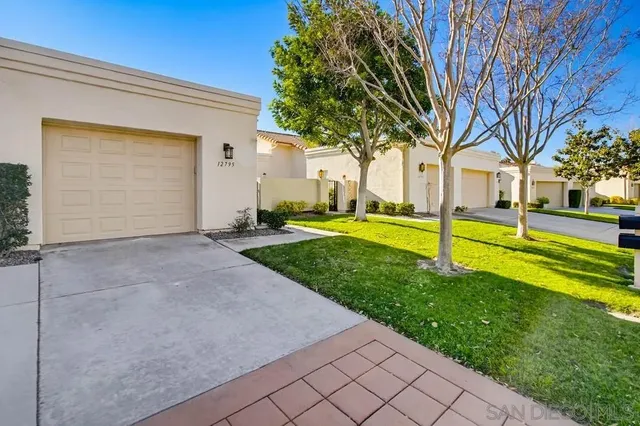 12795 Via Moura, San Diego, CA 92128