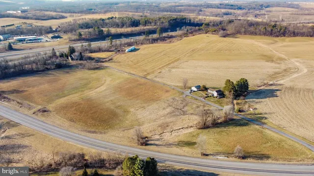 38 Voris Rd, Watsontown, PA 17777