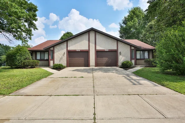 914-916 Tradewind Dr, Westerville, OH 43081