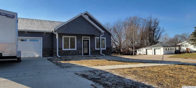 217 6th St NW, Nora Springs, IA 50458
