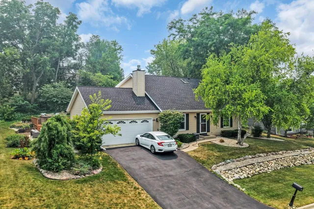 609 Lewis STREET, Burlington, WI 53105