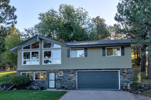 4237 Foothill Dr, Rapid City, SD 57702