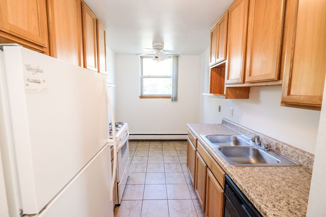 306 Snelling Ave  S #9, Saint Paul, MN 55105