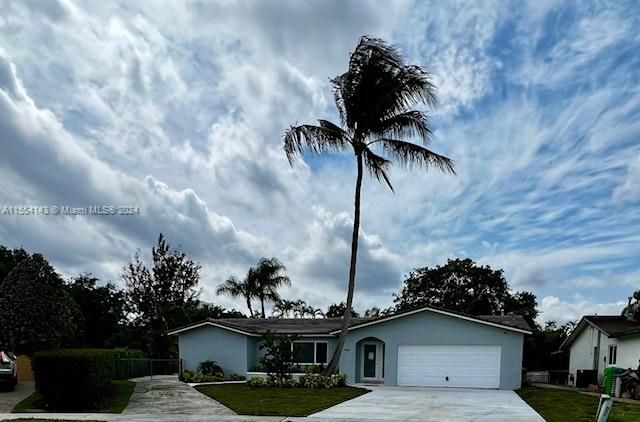 2905 NW 120th Way, Fort Lauderdale, FL 33323