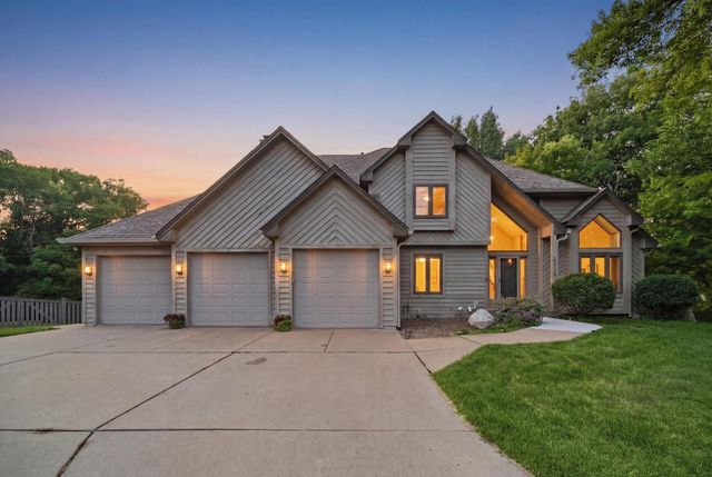 6170 Dallas Ln N, Plymouth, MN 55446