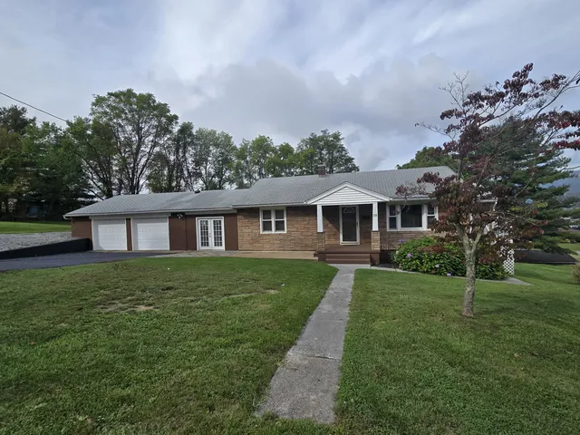 728 N  Augusta Ave, Covington, VA 24426