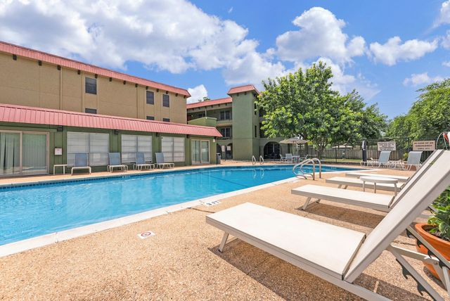 2207 Lawnmont Ave #LAW11-323, Austin, TX 78756