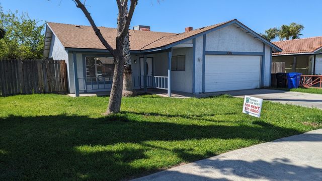 1081 Greenfield Dr, Porterville, CA 93257