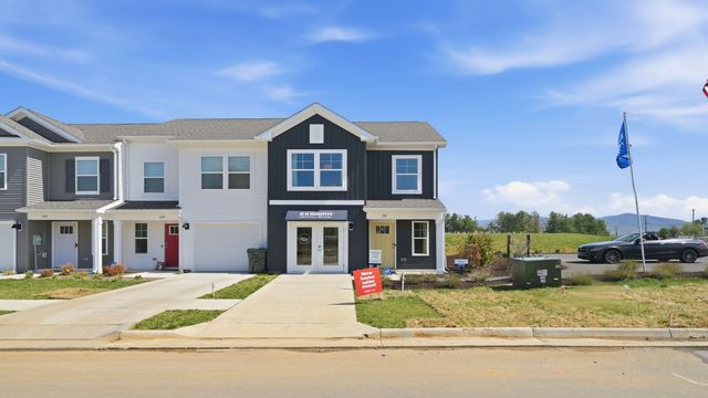 DELMAR Plan in Summit Townes, Waynesboro, VA 22980