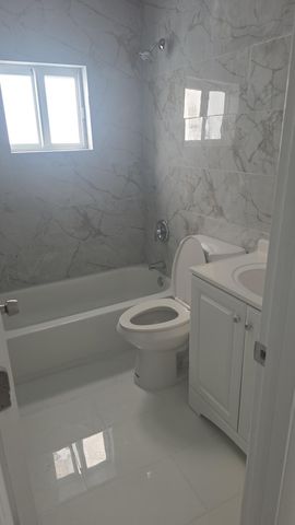 5211 SW 24th St, Hollywood, FL 33023