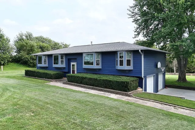 8211 NE 94th Ave, Bondurant, IA 50035