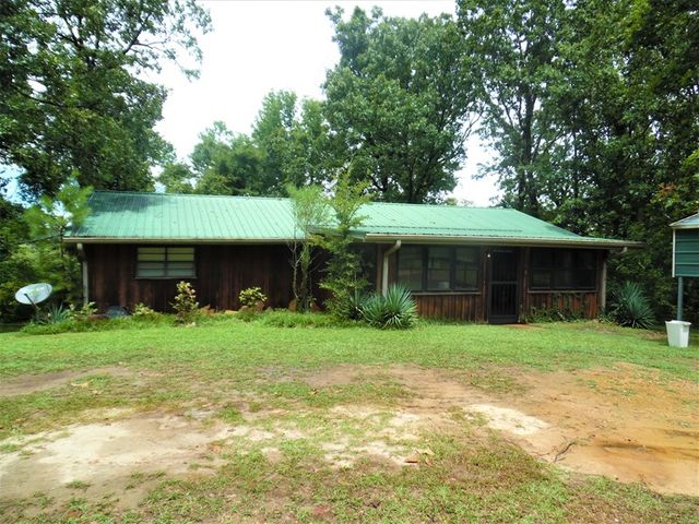 152 Tracie Rd, Gore Springs, MS 38929