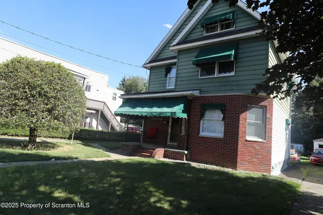 240 Josephine St #L11, Peckville, PA 18452