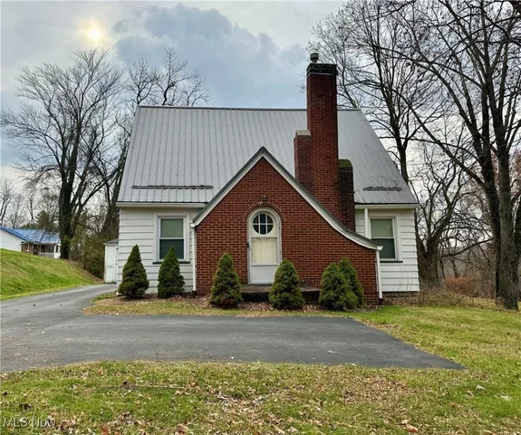 7954 Warren Sharon Rd, Masury, OH 44438