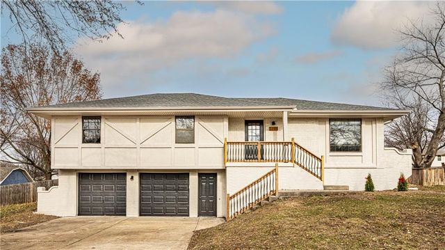 2909 SW Moore St, Blue Springs, MO 64015
