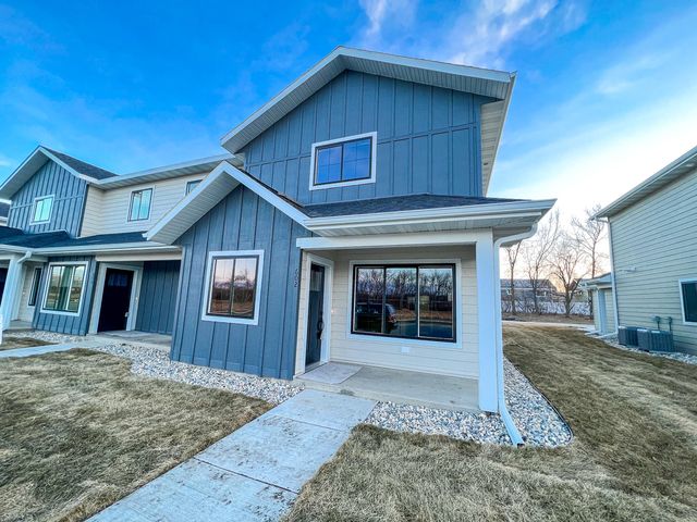 602 15th St   S, Brookings, SD 57006