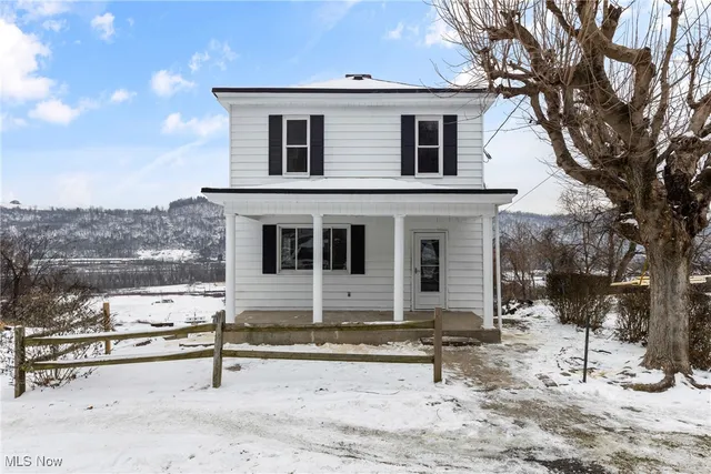 900 N  6th St, Martins Ferry, OH 43935