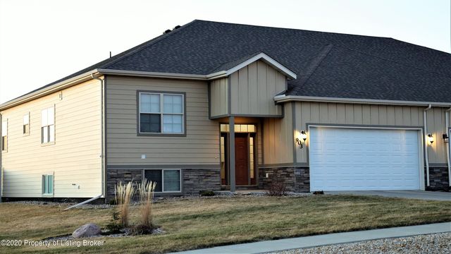 903 22nd Ave E, Dickinson, ND 58601