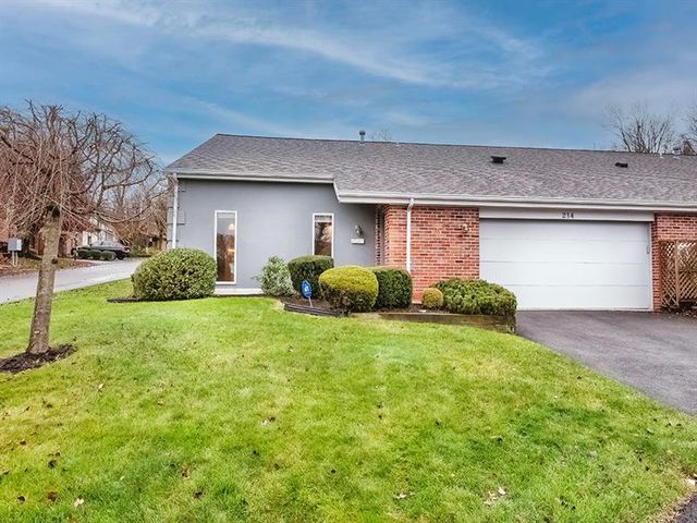214 Queens Ct, Canonsburg, PA 15317