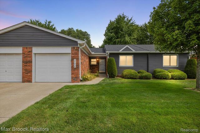 37958 Dor Sal Dr, Sterling Heights, MI 48312