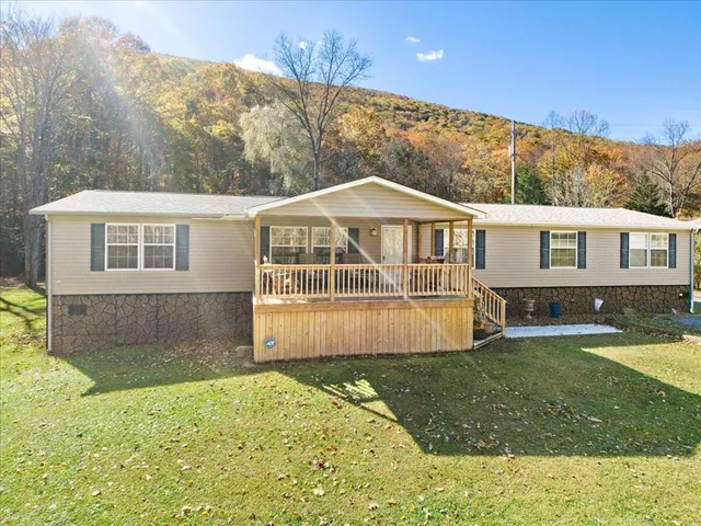 37 Evergreen Ln, Rocky Gap, VA 24366