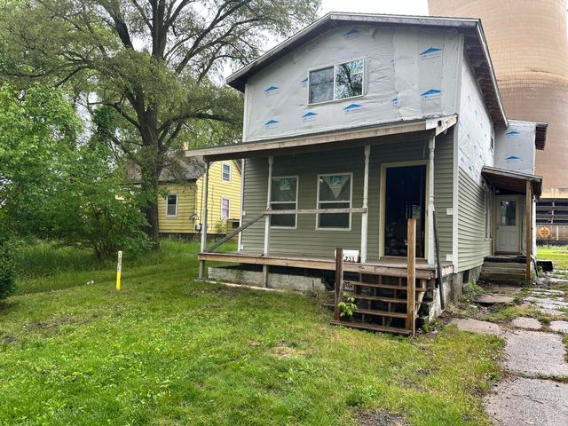 711 W  4th St, Michigan City, IN 46360