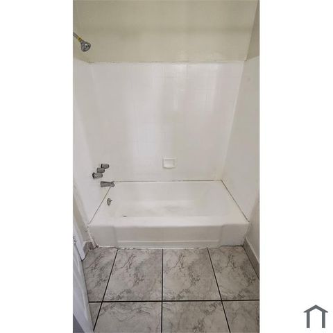 3839 Stevely Ave #1, Los Angeles, CA 90008