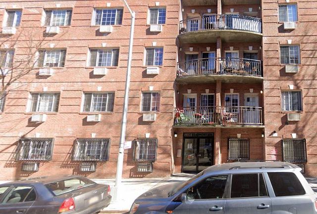 2320 Beaumont Ave #4D, Bronx, NY 10458