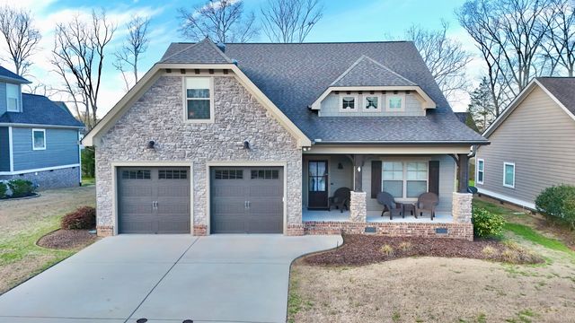 9070 Silver Maple Dr, Ooltewah, TN 37363