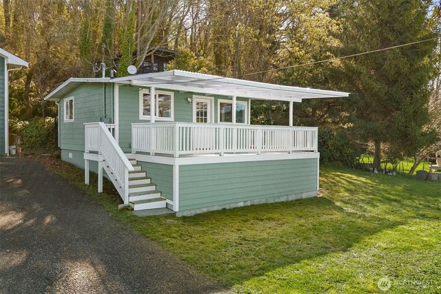 27830 Manzanita Beach Road SW, Vashon, WA 98070