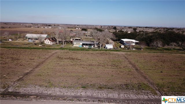 4 Cotton Field Ln, Pt Lavaca, TX 77979