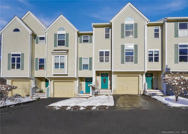 565 Newfield St #26, Middletown, CT 06457