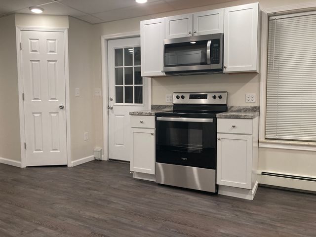 157 Hudson Ave #B, Mechanicville, NY 12118