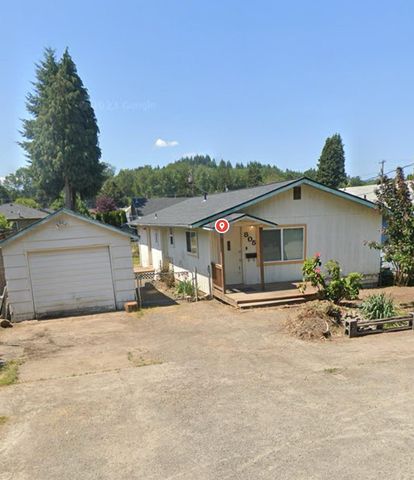 805 N  4th Ave, Kelso, WA 98626